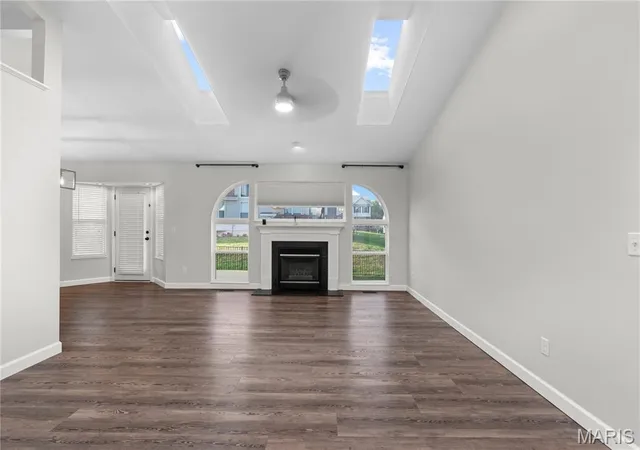 Photo 3 of Single family home for sale at 1895 Lunenburg Dr, Saint Peters, MO 63376 | MLS# MIS26042525 | Listing updated on 2026-10-29