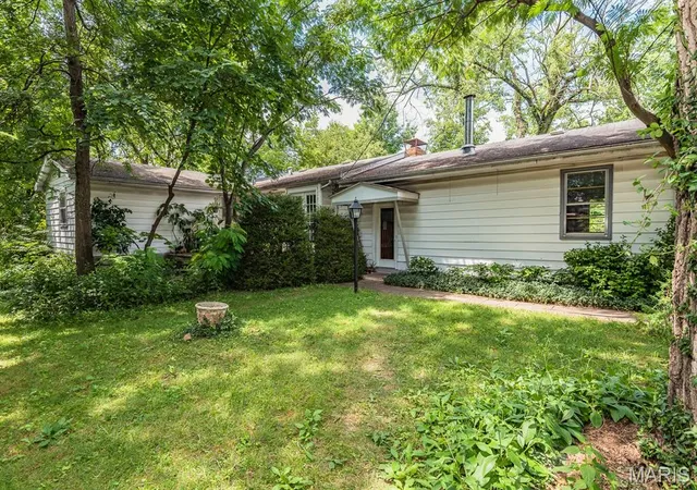 Photo 2 of Single family home for sale at 13204 Tablerock Dr, St Louis, MO 63122 | MLS# MIS26042527 | Listing updated on 2026-10-19