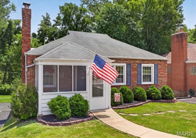 5th image of 9438 Plainfield Dr, St Louis, MO 63119 | MLS# MIS26042530