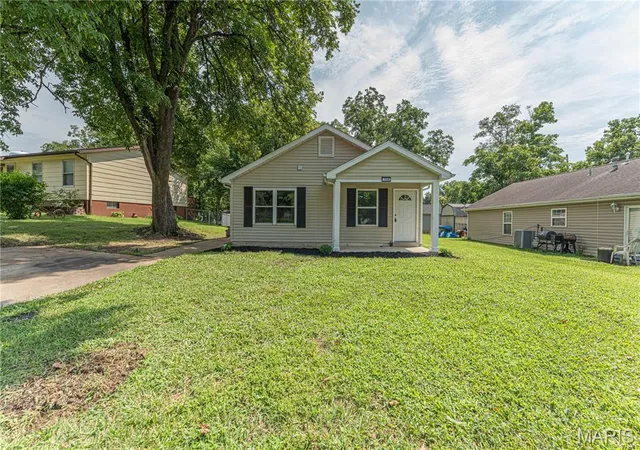 Photo 2 of Single family home for sale at 356 Lewis St, Wentzville, MO 63385 | MLS# MIS26042533 | Listing updated on 2026-09-22