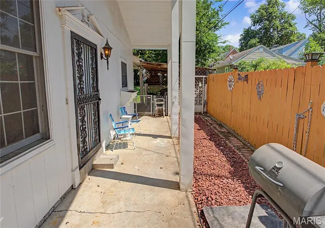 Homes for sale in Cape Girardeau, MO | 636 Whitelaw Ave, Cape Girardeau, MO 63701 | MLS# MIS26042537