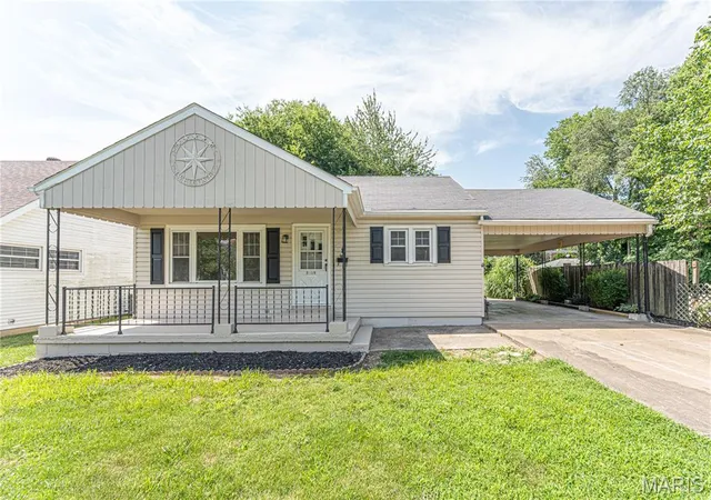 Homes for sale in Louisiana, MO | 2419 S Carolina St, Louisiana, MO 63353 | MLS# MIS26042540