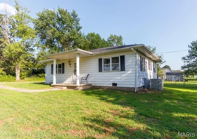Homes for sale in Lebanon, MO | 23128 Hwy 32, Lebanon, MO 65536 | MLS# MIS26042543