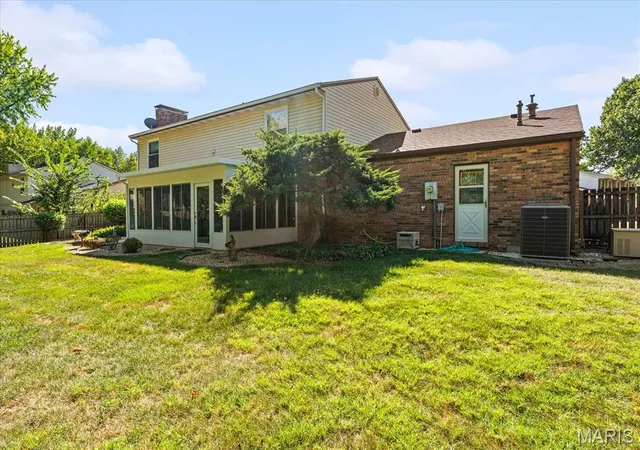 Photo 3 of Single family home for sale at 912 Reiss Rd, O Fallon, IL 62269 | MLS# MIS26042546 | Listing updated on 2026-09-14