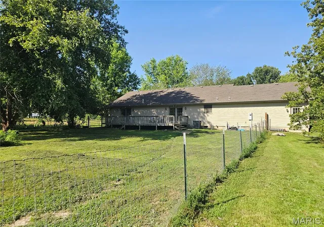 Homes for sale in Lebanon, MO | 31050 Oak Ridge Dr, Lebanon, MO 65536 | MLS# MIS26042553