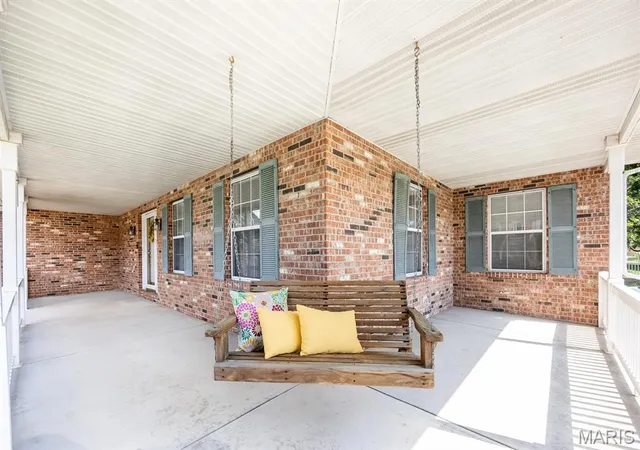 Homes for sale in Belleville, IL | 310 Meadowlark Ln, Belleville, IL 62220 | MLS# MIS26042559