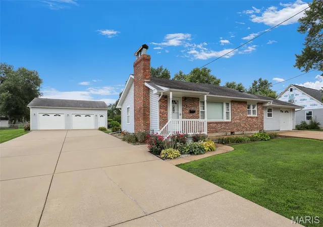 Homes for sale in Fredericktown, MO | 411 Parkin St, Fredericktown, MO 63645 | MLS# MIS26042570