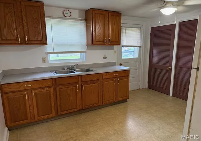 Homes for sale in Belleville, IL | 612 S 21St St, Belleville, IL 62226 | MLS# MIS26042574