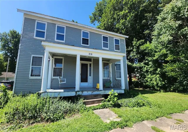 Photo 1 of Single family home for sale at 216 S Main St, Farmington, MO 63640 | MLS# MIS26042575 | Listing updated on 2026-09-04
