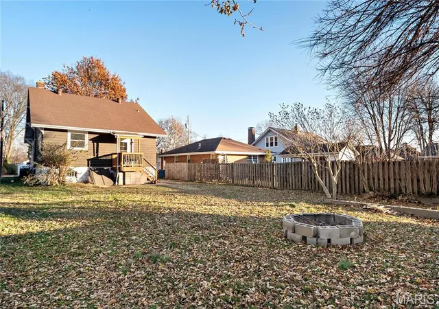 Homes for sale in Collinsville, IL | 133 Helen Pl, Collinsville, IL 62234 | MLS# MIS26042588