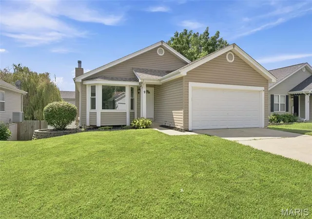 1st image of 9 Queensboro Dr, Saint Peters, MO 63376 | MLS# MIS26042596