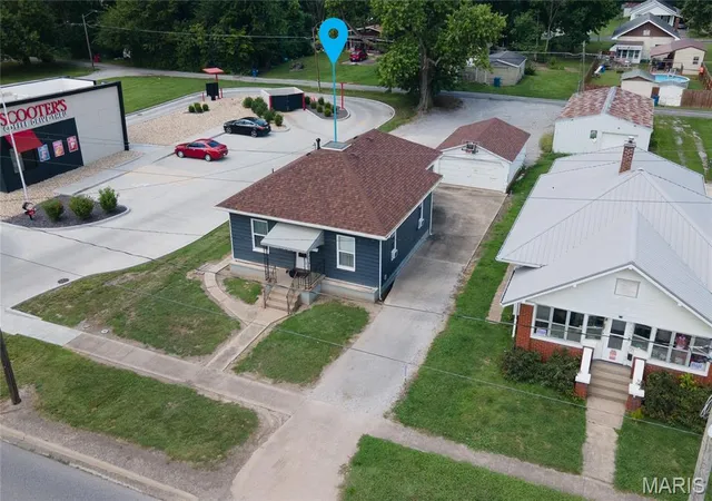 Homes for sale in Duquoin, IL | 511 Washington St, Duquoin, IL 62832 | MLS# MIS26042597