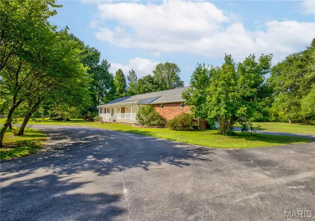 4th image of 40 Alesia Dr, East Prairie, MO 63845 | MLS# MIS26042599