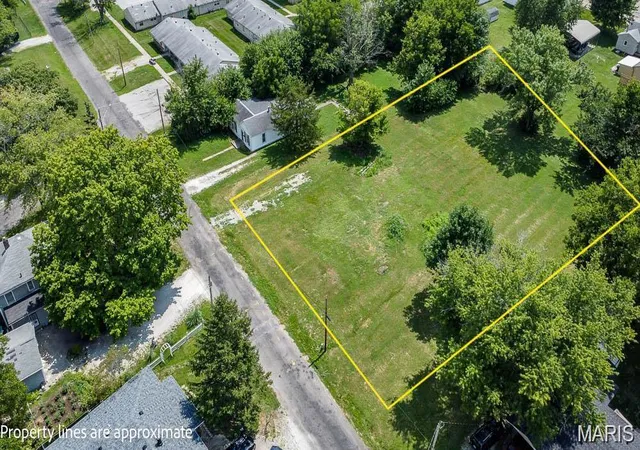 Homes for sale in Jerseyville, IL | 404 Lott, Jerseyville, IL 62052 | MLS# MIS26042605