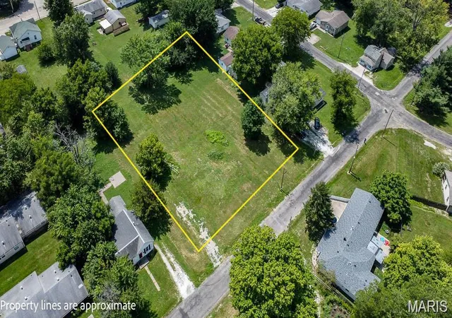 Homes for sale in Jerseyville, IL | 404 Lott, Jerseyville, IL 62052 | MLS# MIS26042605