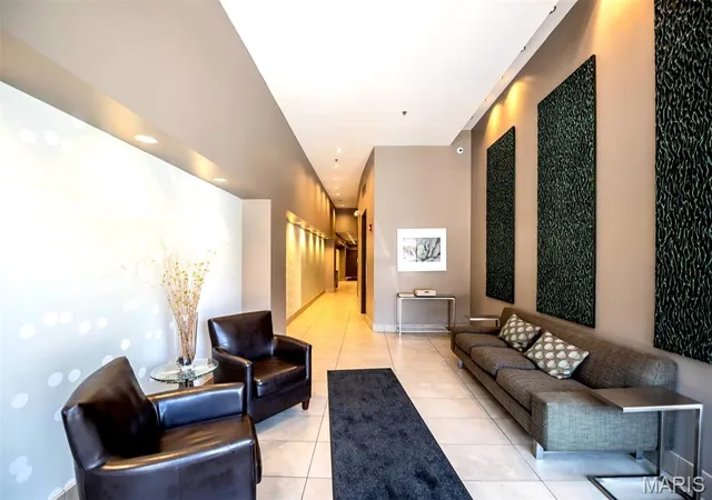 3rd image of 9 N Euclid Ave #608, St. Louis, MO 63108 | MLS# MIS26042611