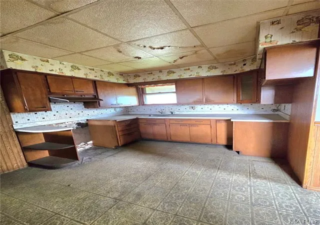 Homes for sale in Granite City, IL | 2327 E 25Th St, Granite City, IL 62040 | MLS# MIS26042618