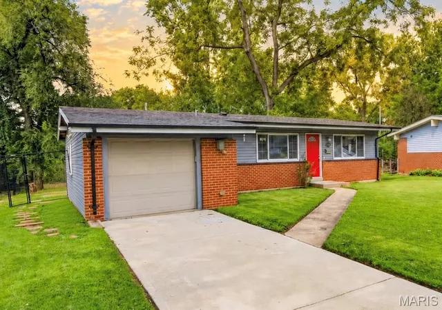Single family home for sale at 2565 Narraganset Dr, Florissant, MO 63033 | MLS# MIS26042623