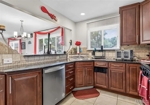 Photo 3 of Single family home for sale at 2565 Narraganset Dr, Florissant, MO 63033 | MLS# MIS26042623 | Listing updated on 2026-10-05