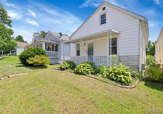 Homes for sale in University City, MO | 6604 Etzel Ave, University City, MO 63130 | MLS# MIS26042646