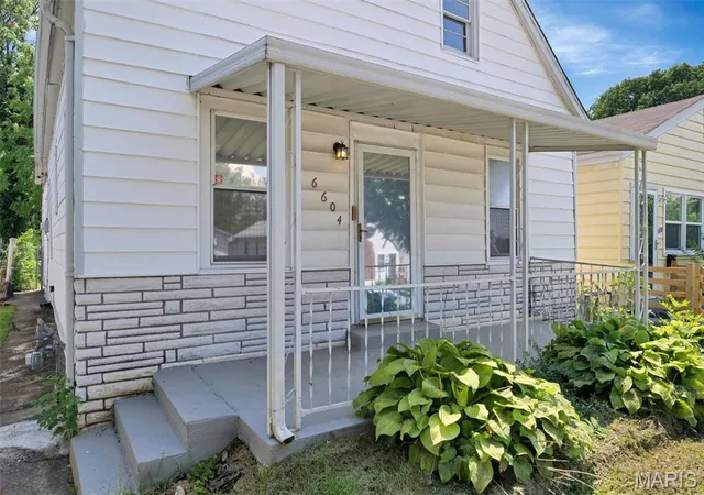 Homes for sale in University City, MO | 6604 Etzel Ave, University City, MO 63130 | MLS# MIS26042646
