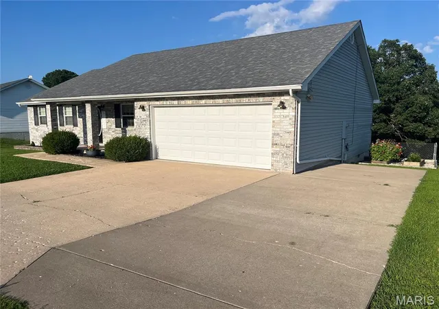 Homes for sale in Waynesville, MO | 19136 Lonager Ln, Waynesville, MO 65583 | MLS# MIS26042651