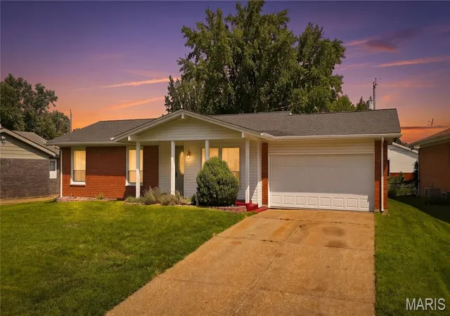 Photo 1 of Sale Pending at 2395 Wedgwood Dr, Florissant, MO 63033 | MLS# MIS26042652 | Listing updated on 2026-10-06