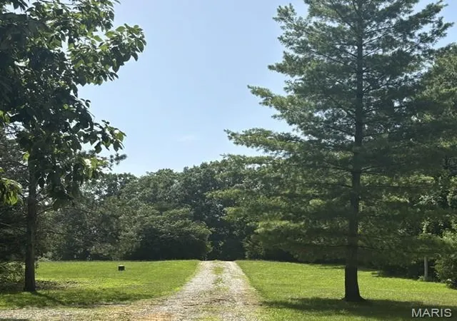 Photo 4 of Single family home for sale at 25532 Southwind Rd, Warrenton, MO 63383 | MLS# MIS26042660 | Listing updated on 2026-10-08
