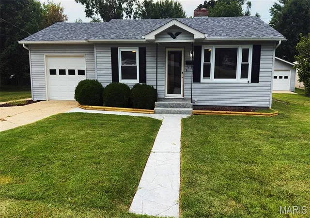 Photo 1 of Single family home for sale at 1301 S Jackson St, Salem, MO 65560 | MLS# MIS26042684 | Listing updated on 2026-09-29
