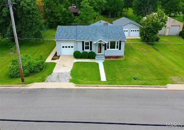Photo 2 of Single family home for sale at 1301 S Jackson St, Salem, MO 65560 | MLS# MIS26042684 | Listing updated on 2026-09-29