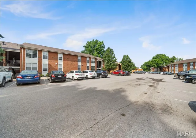 27th image of 1934 Greenpoint Dr #203, Saint Louis, MO 63122 | MLS# MIS26042692