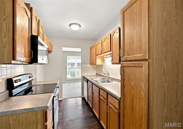 Homes for sale in Imperial, MO | 5018 Country Valley Dr, Imperial, MO 63052 | MLS# MIS26042694