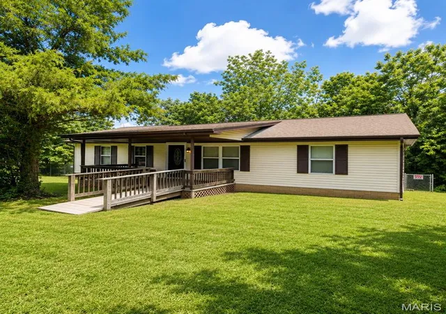 Homes for sale in Dixon, MO | 13208 Halt Dr, Dixon, MO 65459 | MLS# MIS26042711