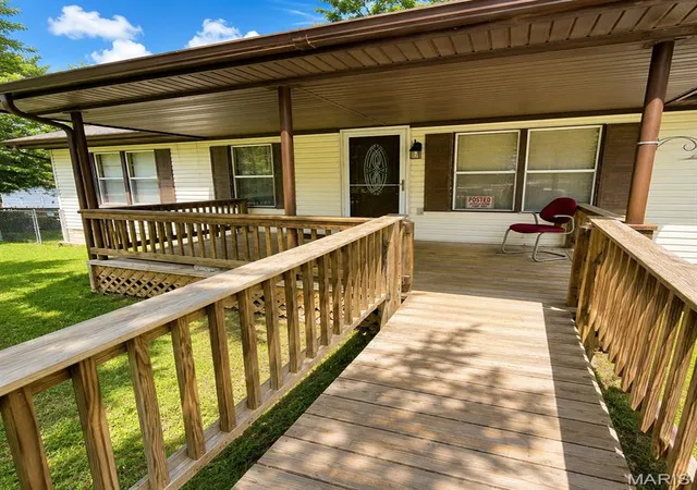 Homes for sale in Dixon, MO | 13208 Halt Dr, Dixon, MO 65459 | MLS# MIS26042711