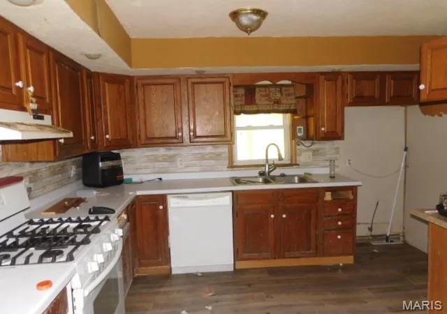 Homes for sale in Kinmundy, IL | 523 N Monroe St, Kinmundy, IL 62854 | MLS# MIS26042718