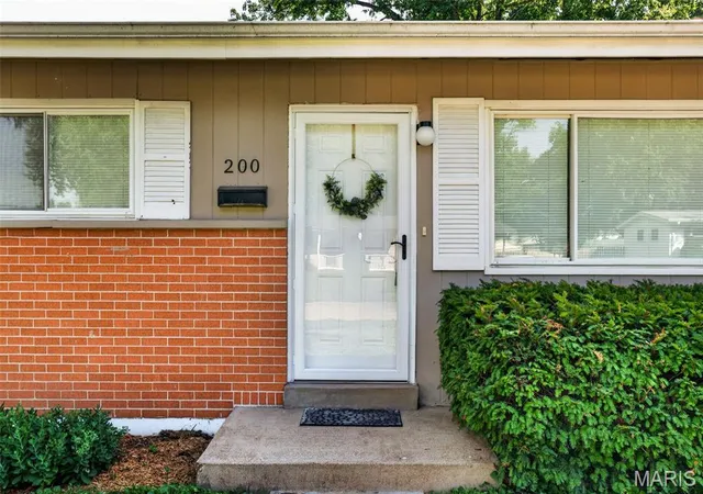 4th image of 200 Falcon Dr, Florissant, MO 63031 | MLS# MIS26042726