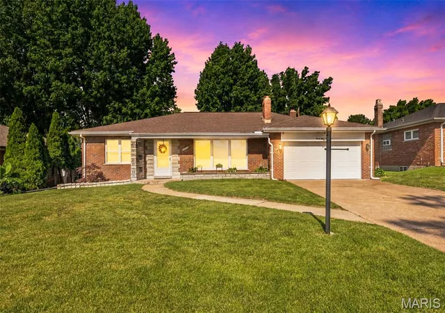 Homes for sale in Saint Louis, MO | 9841 Knollshire Dr, Saint Louis, MO 63123 | MLS# MIS26042729