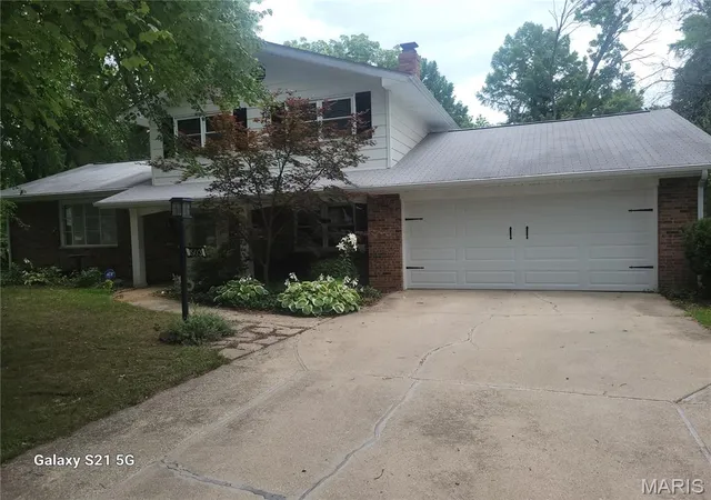 Photo 2 of Single family home for sale at 503 Westfield Dr, O Fallon, IL 62269 | MLS# MIS26042732 | Listing updated on 2026-09-01