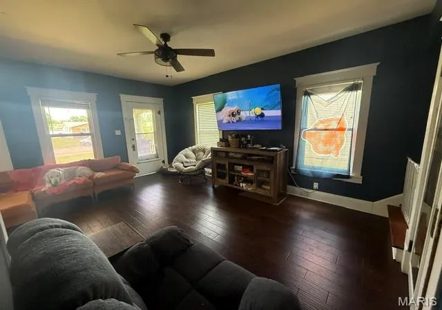 4th image of 810 S State St, Litchfield, IL 62056 | MLS# MIS26042738