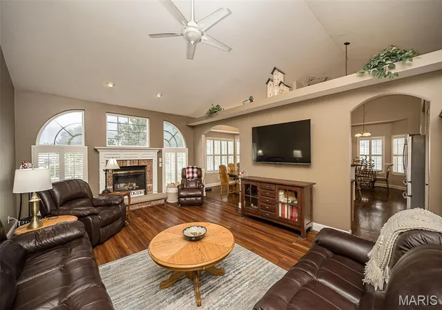 2nd image of 1410 Sunburst Dr, O Fallon, MO 63366 | MLS# MIS26042742