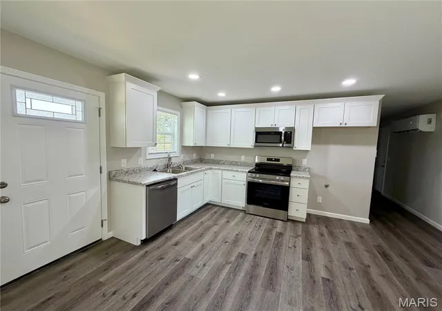 3rd image of 208 Dona St, Sikeston, MO 63801 | MLS# MIS26042750