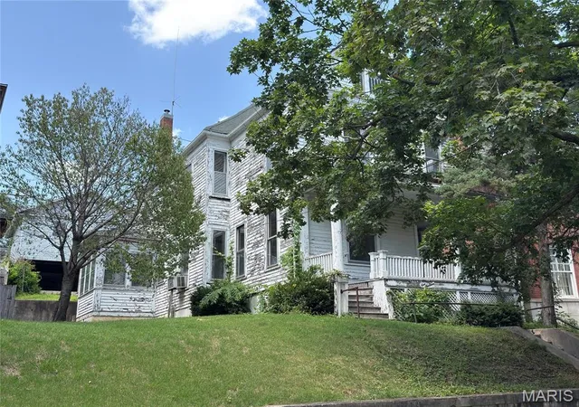 Homes for sale in Hannibal, MO | 914 914 A Center St #14A, Hannibal, MO 63401 | MLS# MIS26042751