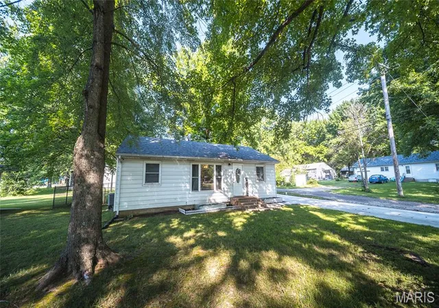 Homes for sale in St James, MO | 309 N Jackson St, St James, MO 65559 | MLS# MIS26042757