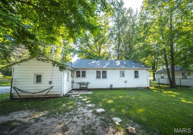 Homes for sale in St James, MO | 309 N Jackson St, St James, MO 65559 | MLS# MIS26042757