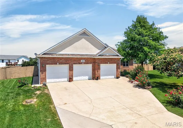 1st image of 295 E East Lawn Ave, Saint Robert, MO 65584 | MLS# MIS26042764