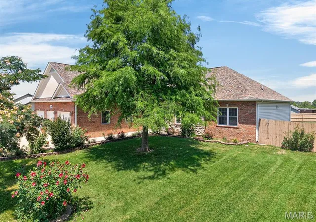 2nd image of 295 E East Lawn Ave, Saint Robert, MO 65584 | MLS# MIS26042764