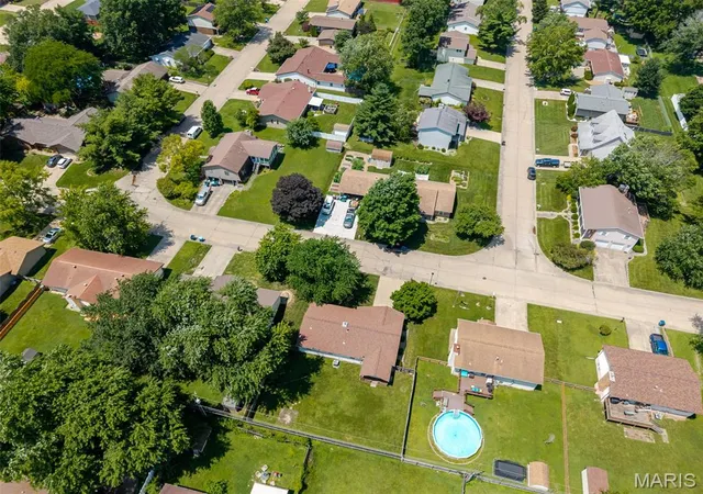 Homes for sale in Belleville, IL | 216 Botanical Dr, Belleville, IL 62226 | MLS# MIS26042771