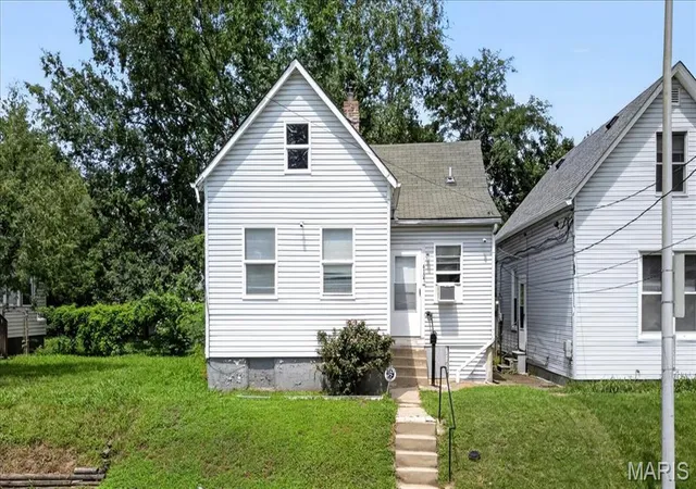 2nd image of 4107 Schiller Pl, Saint Louis, MO 63116 | MLS# MIS26042778