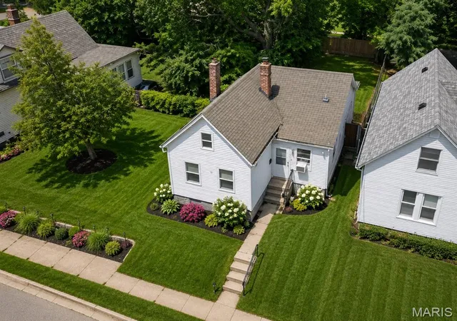 3rd image of 4107 Schiller Pl, Saint Louis, MO 63116 | MLS# MIS26042778