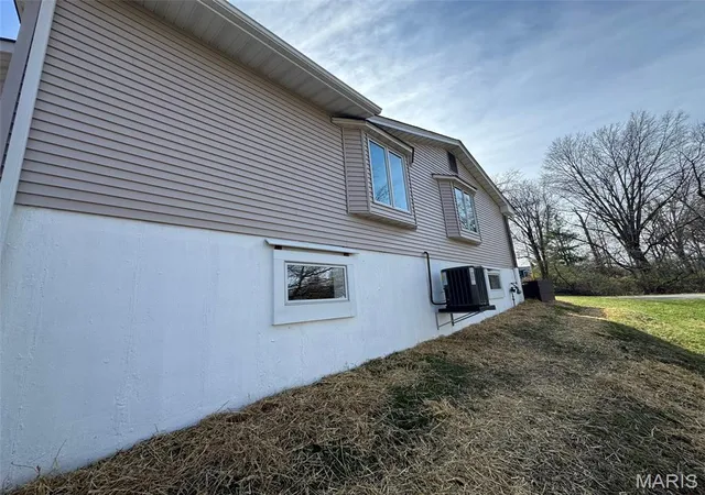 Homes for sale in Creve Coeur, MO | 924 Fernview Dr, Creve Coeur, MO 63141 | MLS# MIS26042779